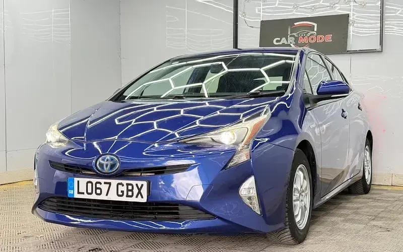 Used Toyota Prius Business Edition 122 HP (89 kW) 2018 Blue Hatchback