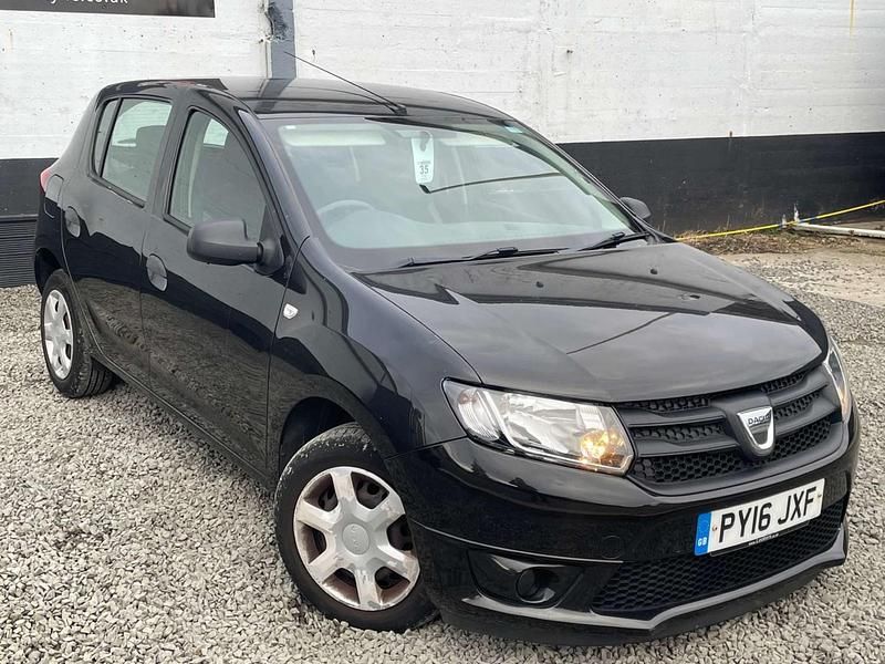 Black Used 2016 Dacia Sandero Ambiance Hatchback | £3,695 (Good price) - Image 1/4