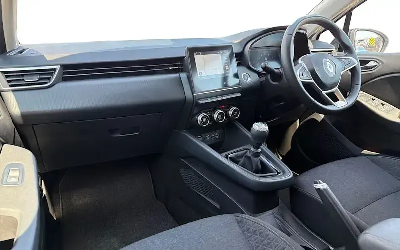 Used Renault Clio Evolution 90 HP (66 kW) 2023 White  Hatchback