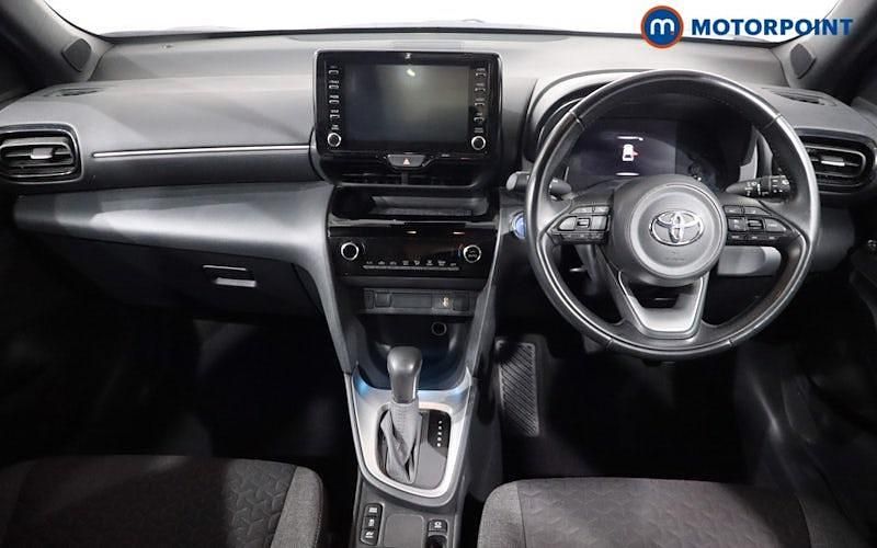 Used 2025 Toyota Yaris Hybrid Design Estate | £18,199 (Super price) - Image 1/4