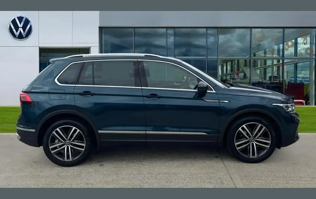 Used VW Tiguan Elegance 147 HP (108 kW) 2023 Blue SUV