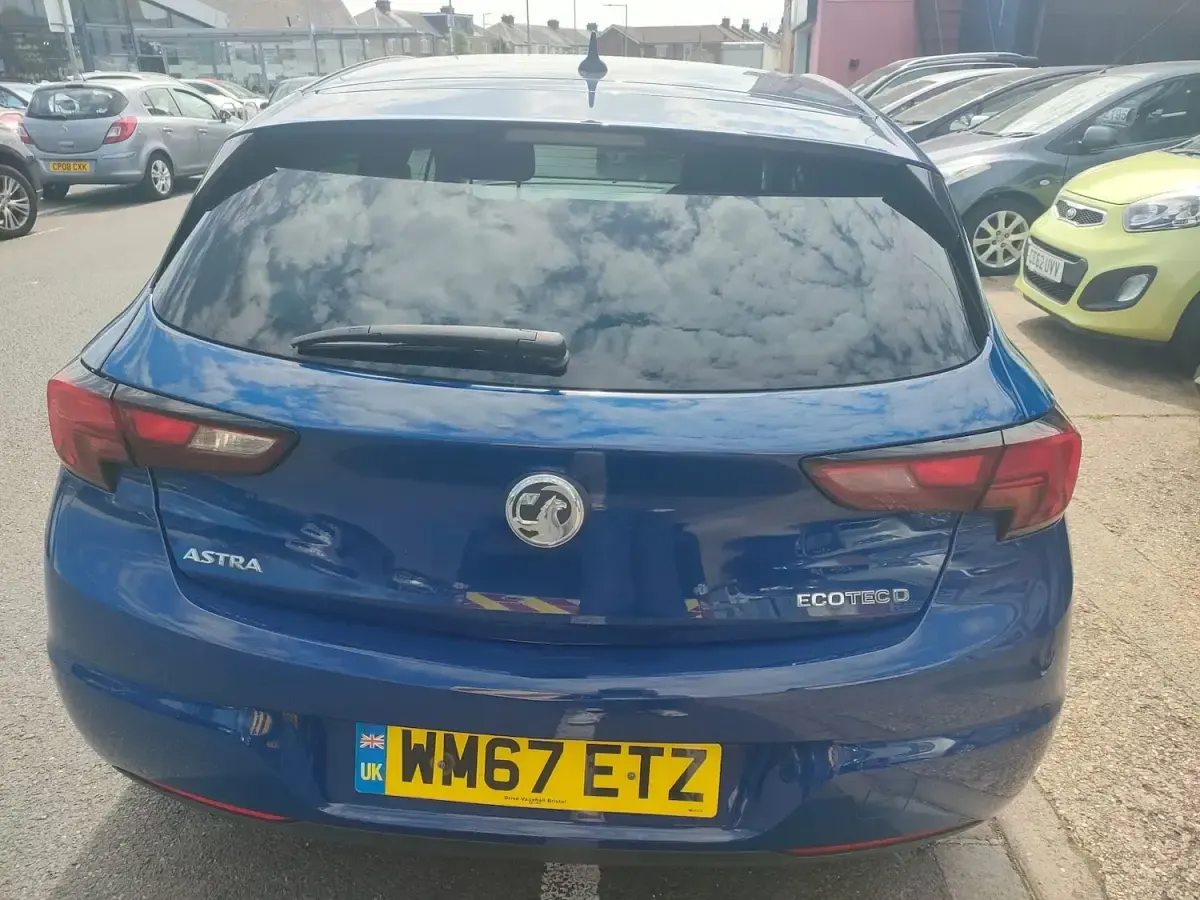 Used Vauxhall Astra 110 HP (80 kW) 2018 Blue Hatchback