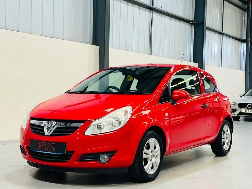 Used Vauxhall Corsa 84 HP (61 kW) 2010 Red Hatchback