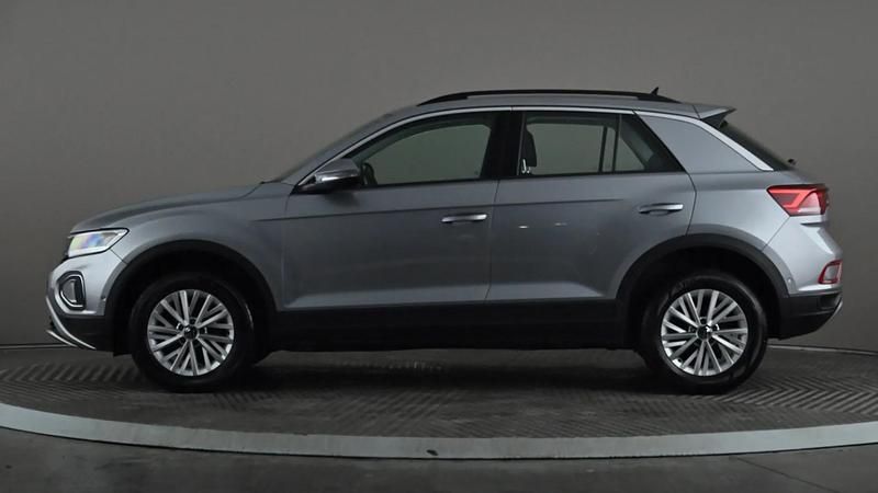 Used VW T-Roc Life 150 HP (110 kW) 2024 Silver SUV