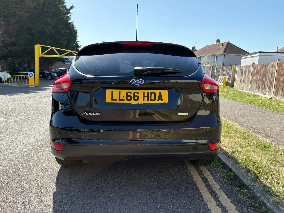 Used Ford Focus Titanium 125 HP (91 kW) 2016 Black Hatchback