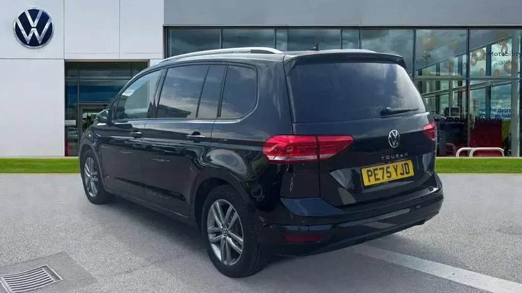 Used VW Touran Match 150 HP (110 kW) 2025 Black MPV