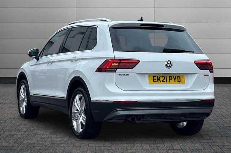 Used VW Tiguan SEL 190 HP (139 kW) 2021 Pure white SUV