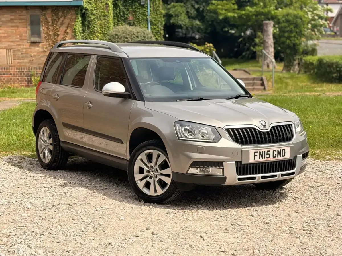 Used Skoda Yeti Elegance 105 HP (77 kW) 2015 Beige SUV