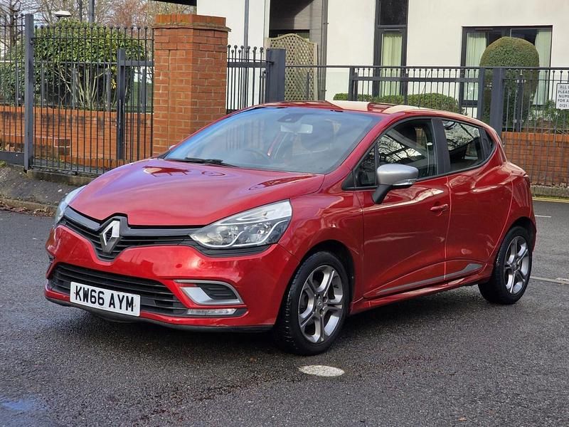 Used Renault Clio IV Dynamique 2016 Red Hatchback