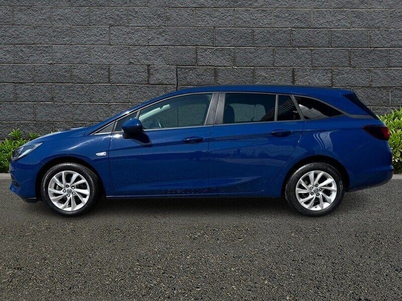 Used Vauxhall Astra Business Edition 122 HP (89 kW) 2020 Blue Estate