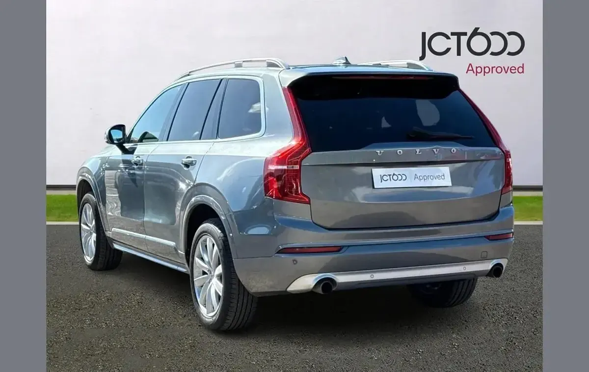 Used Volvo XC90 Momentum 232 HP (170 kW) 2019 Grey SUV