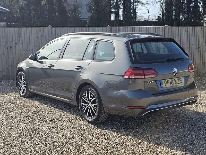 Used VW Golf VII SE 130 HP (95 kW) 2018 Grey Estate