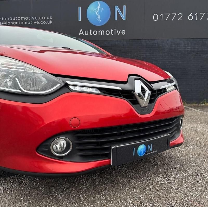 Gebraucht Renault Clio IV Dynamique 90 PS (66 kW) 2015 Rot Kleinwagen