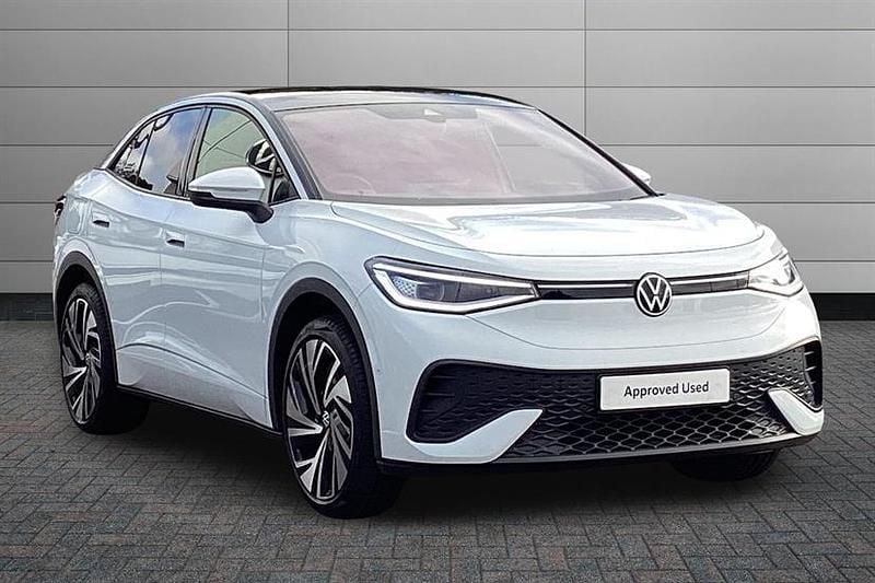 Glacier white with black roof Used 2025 VW ID.5 Pro SUV | £29,650 (Fair price) - Image 1/4