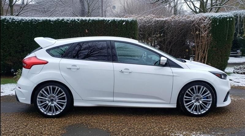 Used Ford Focus RS 350 HP (257 kW) 2016 White Hatchback