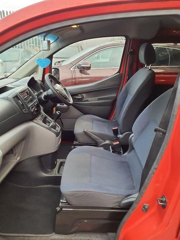 Used Nissan NV200 SE 2012 Red MPV