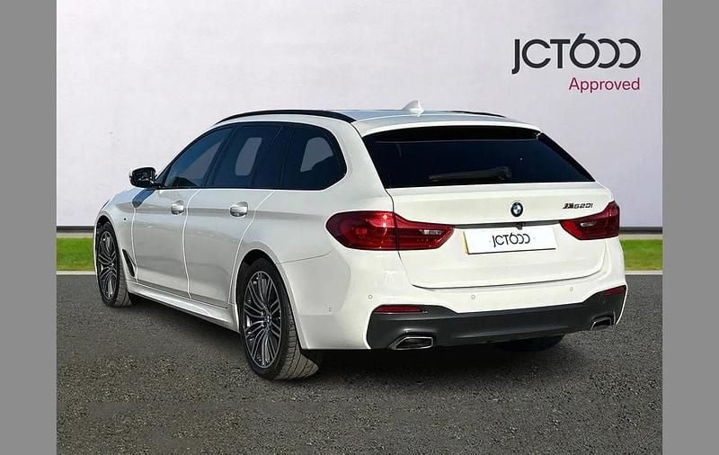 Used BMW 520 M Sport 180 HP (132 kW) 2020 White Estate