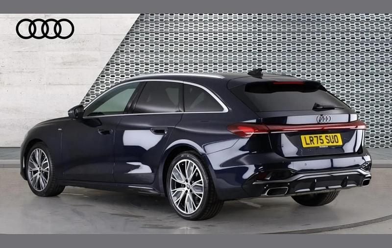 Usado Audi A5 S-Line 200 CV (147 kW) 2025 Azul Familiar
