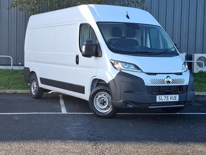 White New 2025 Citroën Relay Van | £24,498 (Fair price) - Image 1/4