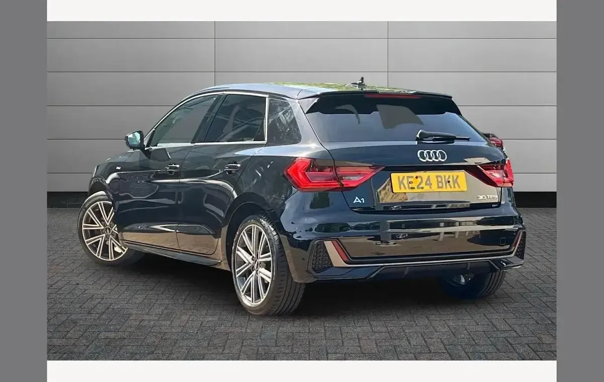 Begagnad Audi A1 S-Line 116 HK (85 kW) 2024 Svart SUV