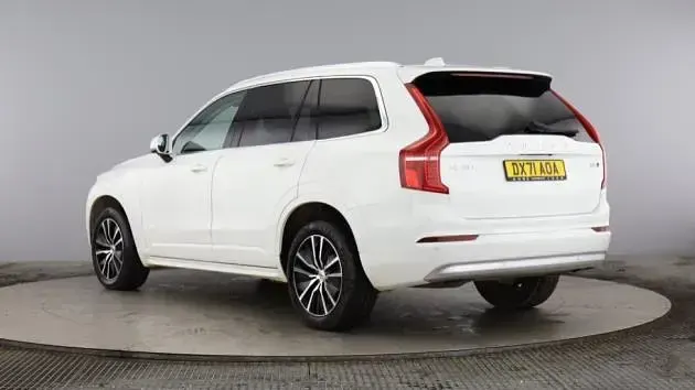 Used Volvo XC90 Momentum 235 HP (172 kW) 2022 SUV