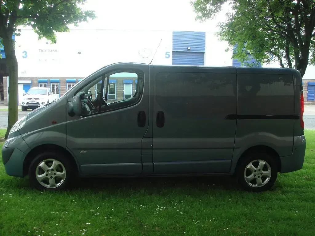 Used Vauxhall Vivaro Sportive 115 HP (84 kW) 2010 Grey MPV