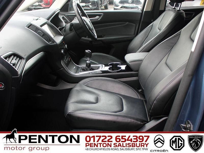 Used Ford S-MAX Titanium 150 HP (110 kW) 2022 Blue MPV