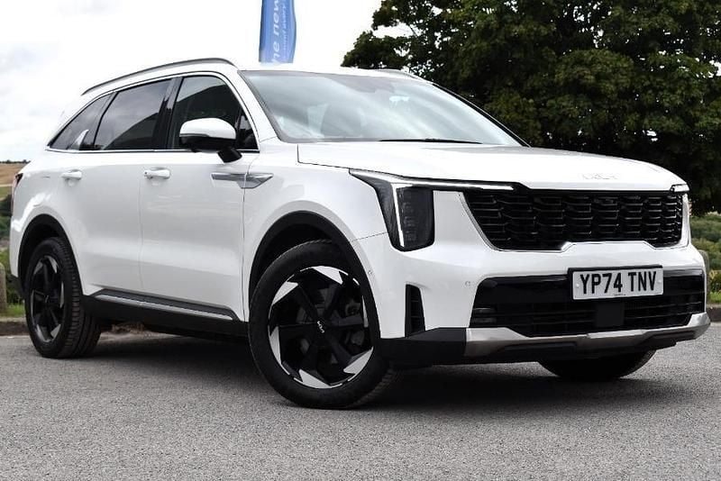 White Used 2024 Kia Sorento 3 SUV | £41,300 (Fair price) - Image 1/3