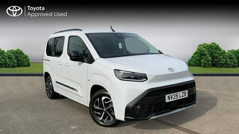 White New 2025 Toyota Proace Verso City MPV | £28,354 (Fair price) - Image 1/4