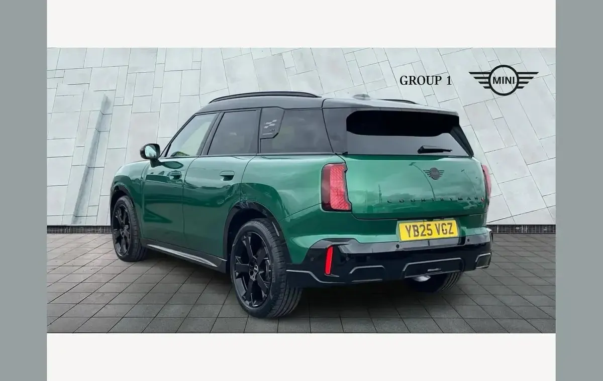 Used Mini Countryman Sport 214 HP (157 kW) 2025 Green SUV