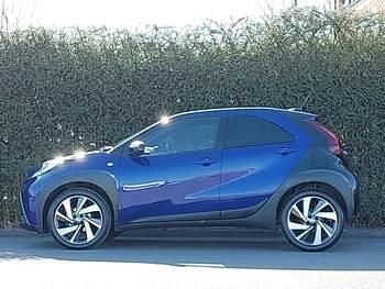 Used Toyota Aygo X 72 HP (52 kW) 2024 Blue SUV