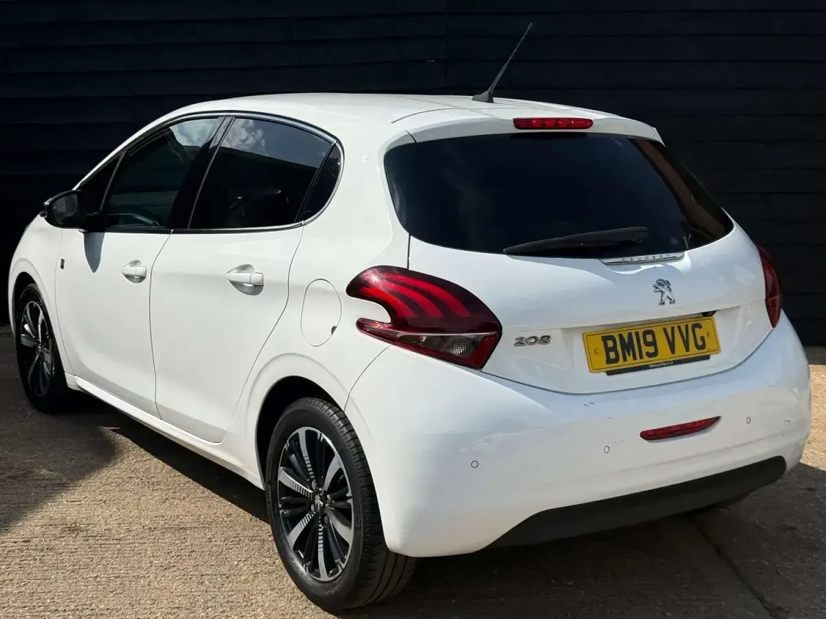 Used Peugeot 208 S 2019 White Hatchback
