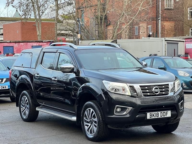 Used Nissan Navara Tekna 190 HP (139 kW) 2018 Black Pickup