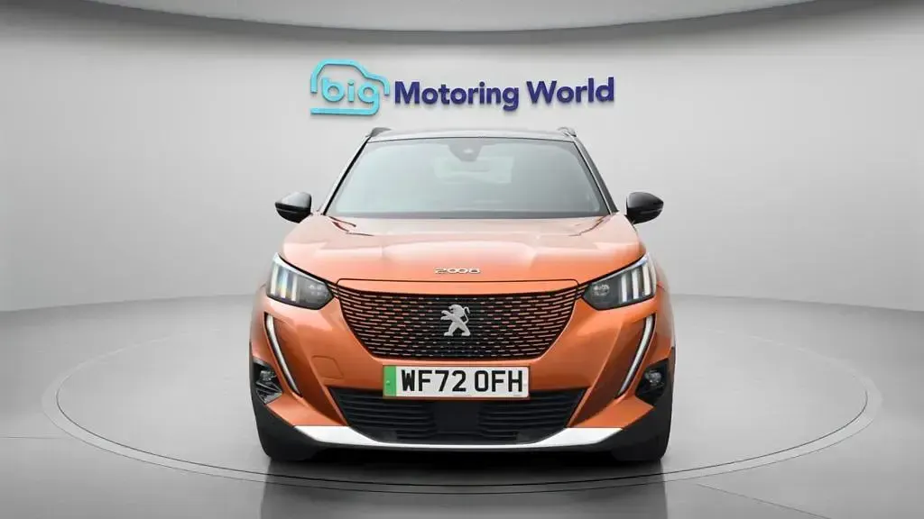Used Peugeot e-2008 Premium 100 kW (136 HP) 2022 Orange SUV
