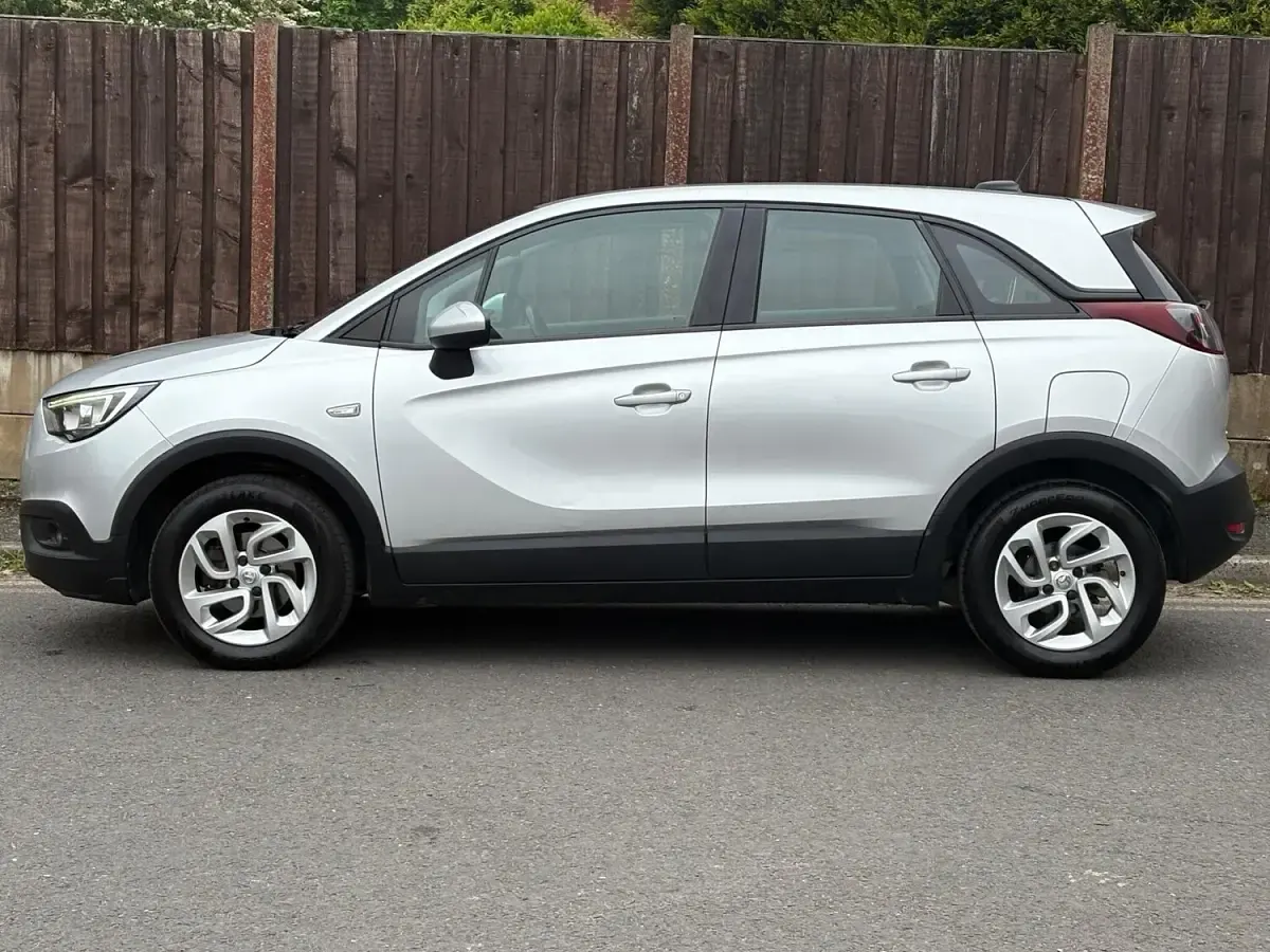 Used Vauxhall Crossland X S 110 HP (80 kW) 2019 Silver SUV