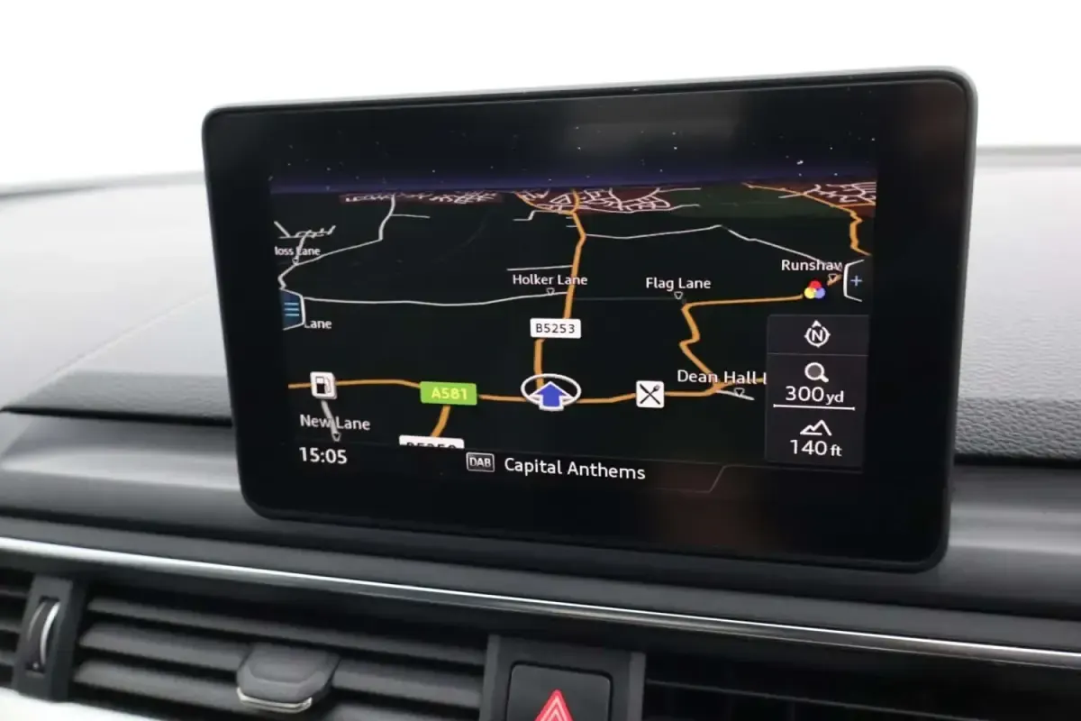 Usado Audi A4 S-Line 190 HP (139 kW) 2016 Cinzento Sedan