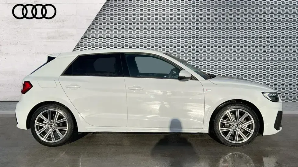 Begagnad Audi A1 S-Line 150 HK (110 kW) 2025 Vit SUV