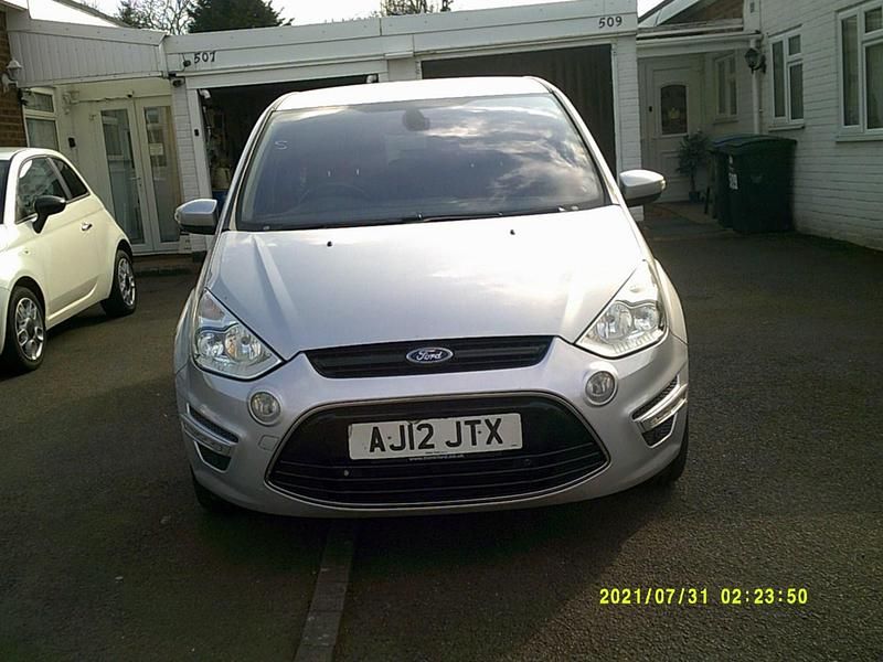 Begagnad Ford S-MAX Titanium 2012 Silver Minibuss