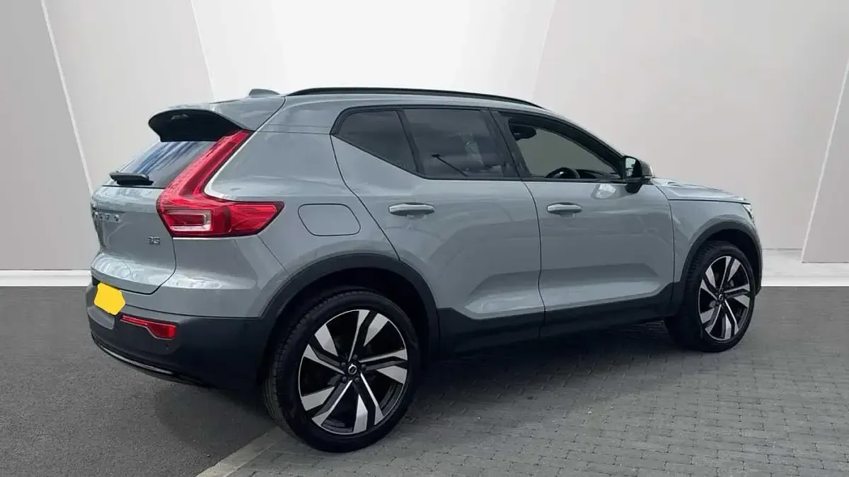 New Volvo XC40 Ultra 163 HP (119 kW) 2026 Grey SUV