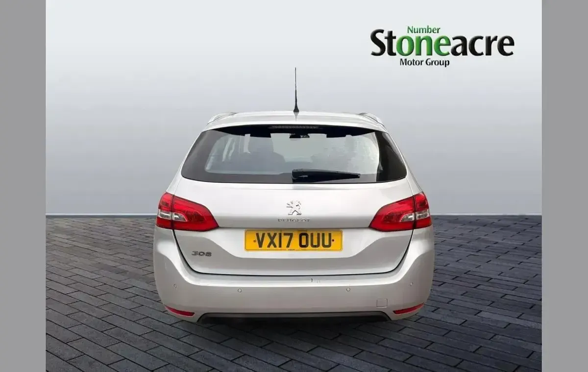 Used Peugeot 308 Allure 117 HP (86 kW) 2017 Silver Estate