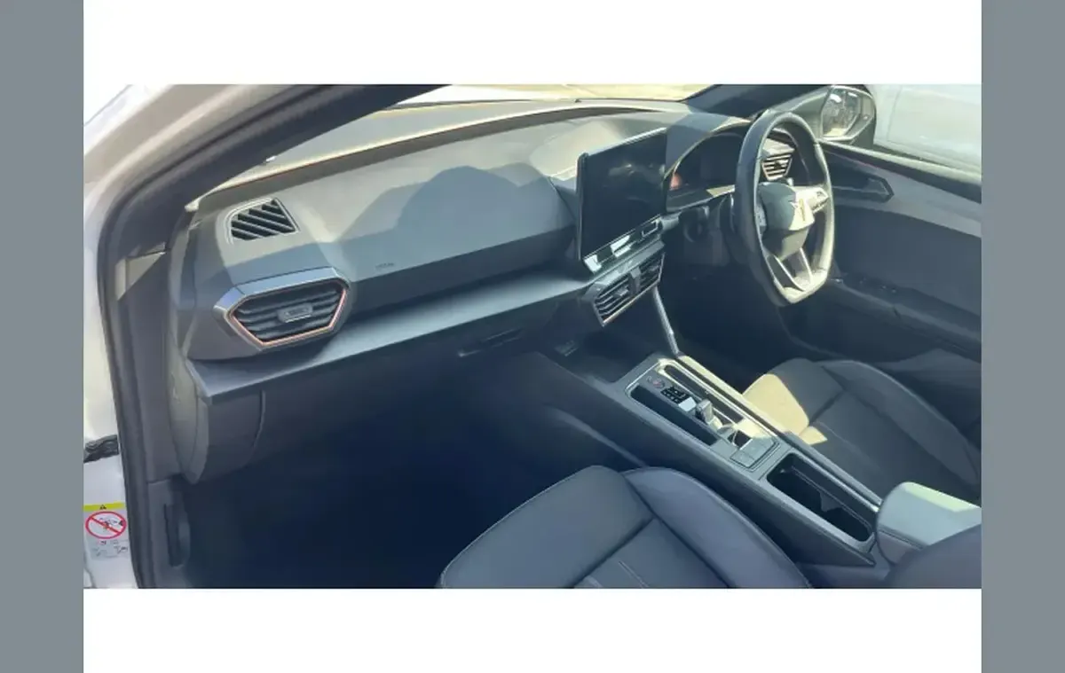 Used Cupra Leon VZ1 241 HP (177 kW) 2023 White Hatchback