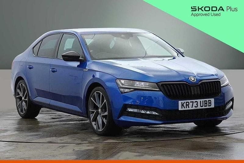 Used Skoda Superb SportlinePlus 140 HP (102 kW) 2023 Race blue metallic Hatchback