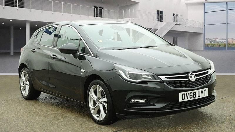 Black Used 2018 Vauxhall Astra SRi Hatchback | £5,995 (A bit pricey) - Image 1/4