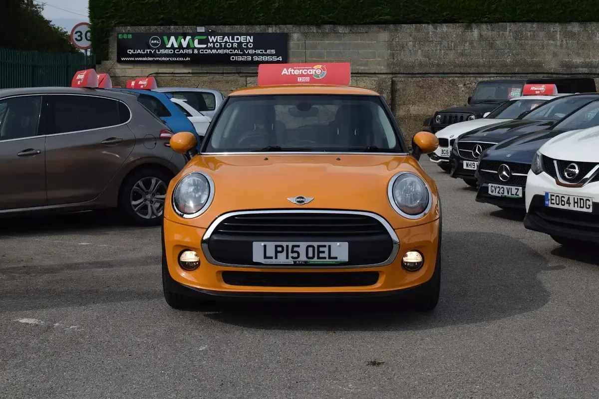 Used Mini ONE Hatch 102 HP (75 kW) 2015 Orange Hatchback