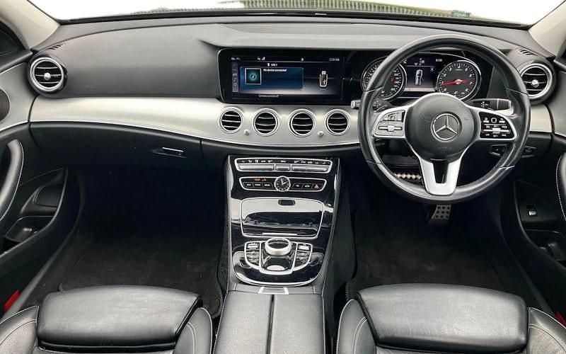 Käytetty Mercedes E200 Active 184 HP (135 kW) 2019 Musta Farmari