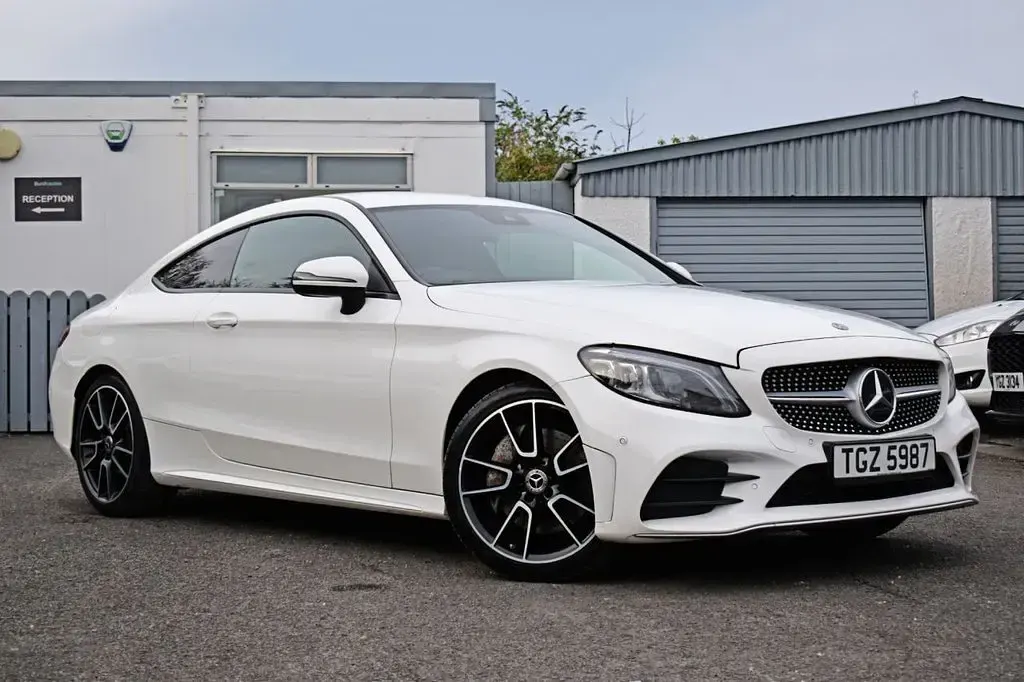 Used Mercedes C300 AMG line 258 HP (189 kW) 2018 White Coupe