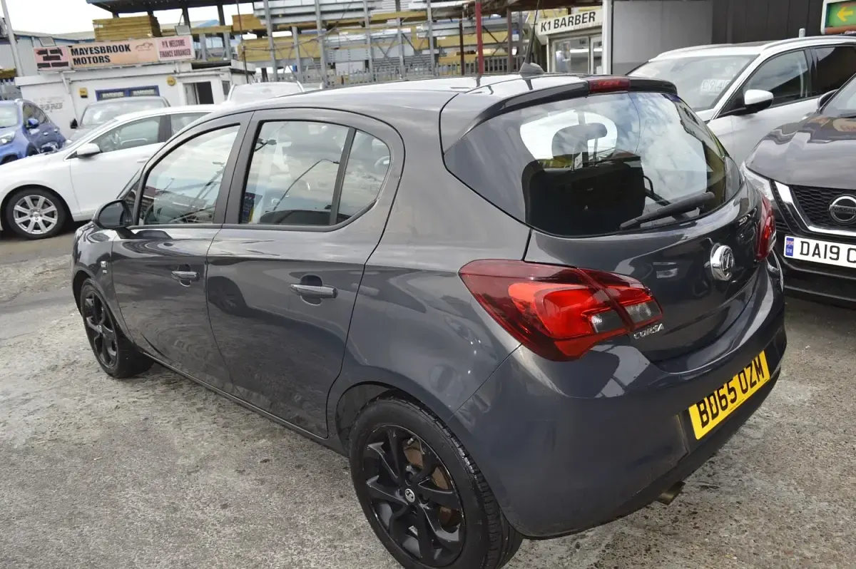 Used Vauxhall Corsa SRi 90 HP (66 kW) 2015 Grey Hatchback