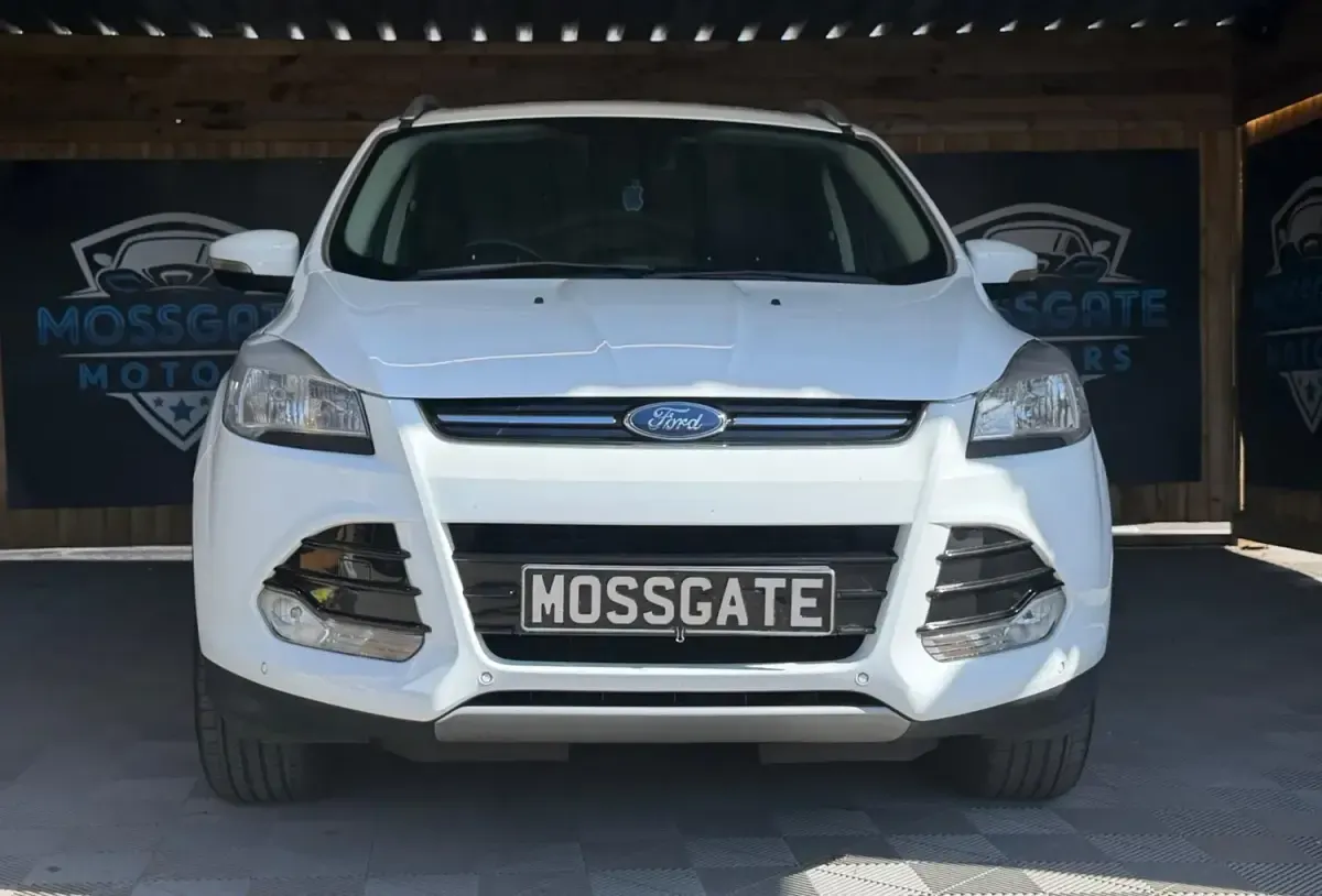 Begagnad Ford Kuga Titanium 180 HK (132 kW) 2016 Vit SUV