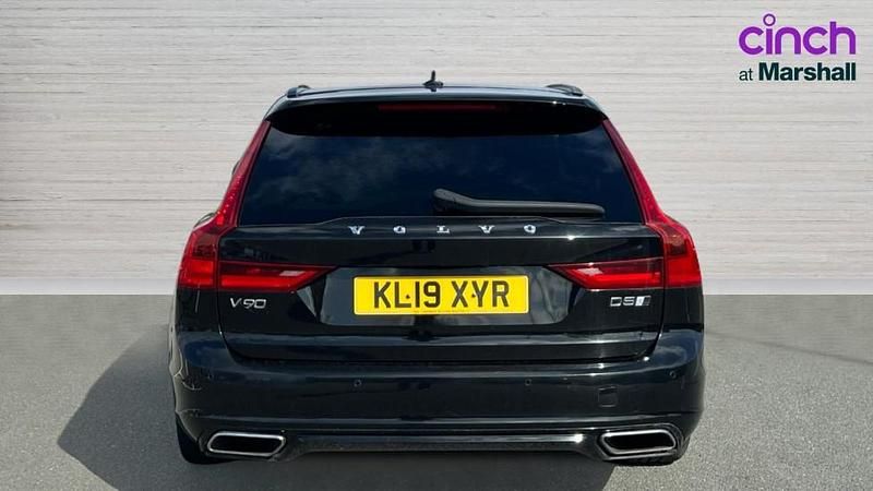 Used Volvo V90 R-Design 235 HP (172 kW) 2019 Black Estate