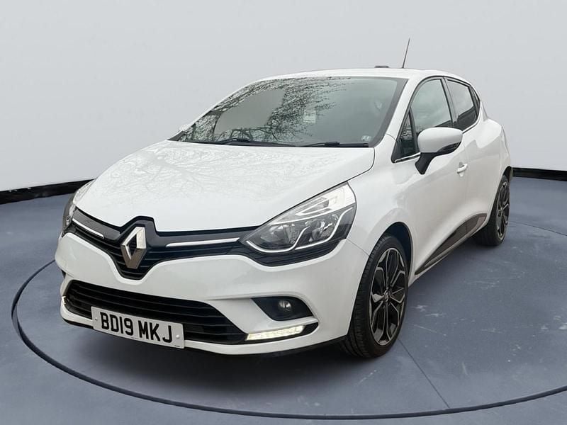 Used Renault Clio IV Iconic 90 HP (66 kW) 2019 White Hatchback